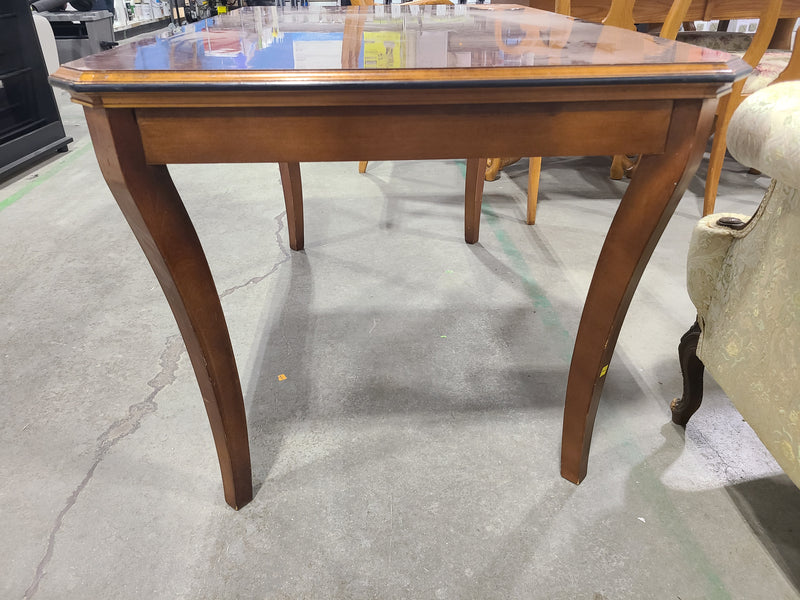 Traditional Cherry Finish Dining Table with Cabriole Legs