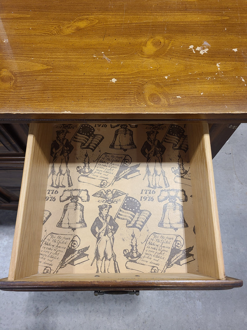 Great Condition Vintage Broyhill Bicentennial 7-Drawer Pine Dresser