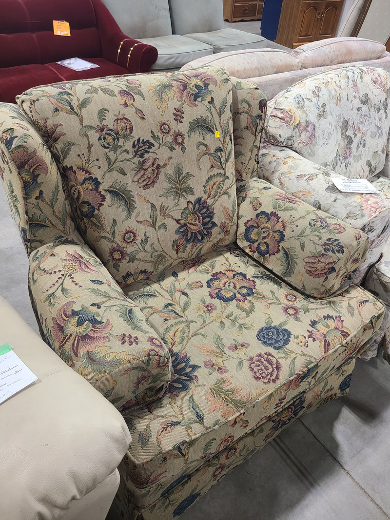 Traditional Tapestry Upholstered Armchair – Floral & Botanical Motif