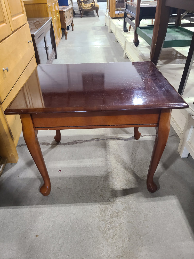 Queen Anne Style Wood End Table with Drawer in Brown
