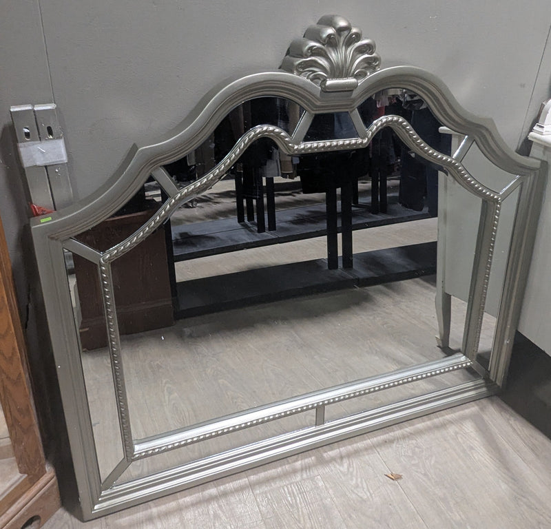 Furniture of America Azha Mirror in Silver