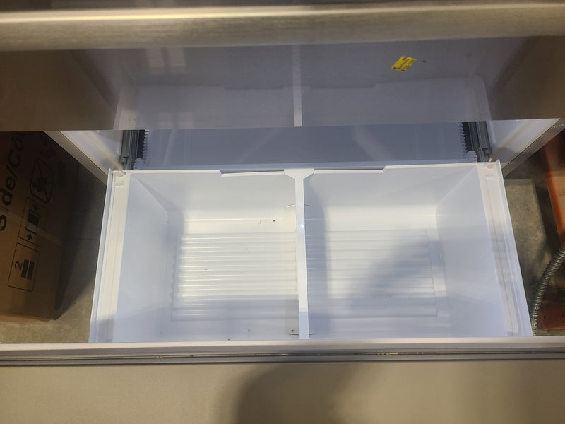 Excellent Condition New Bosch 800 Series Stainless Steel French Door Refrigerator