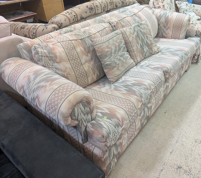 Vintage Patterned Pull Out Couch