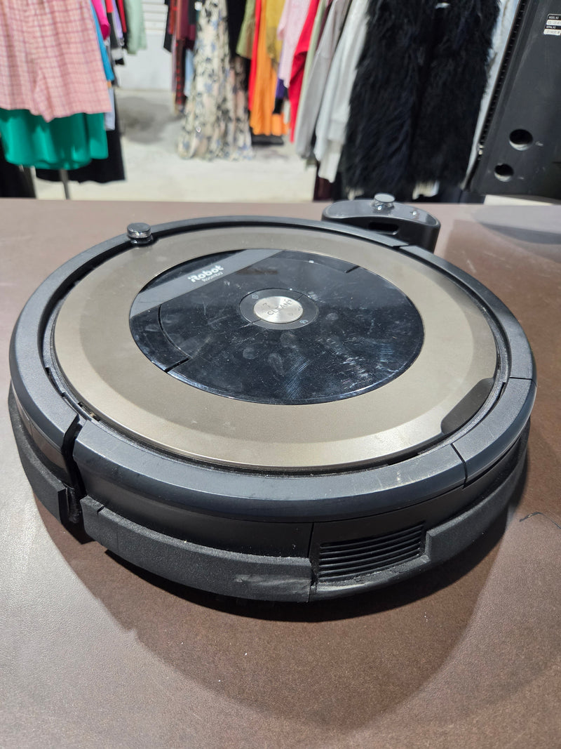 iRobot Roomba 890 Wi-Fi Connected Robot Vacuum