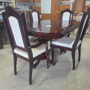 Mahogany Dining Table/ 5 Chairs