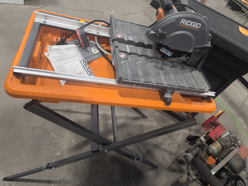RIDGED 9 Amp 7 Inch Portable Wet Tile Saw with Stand
