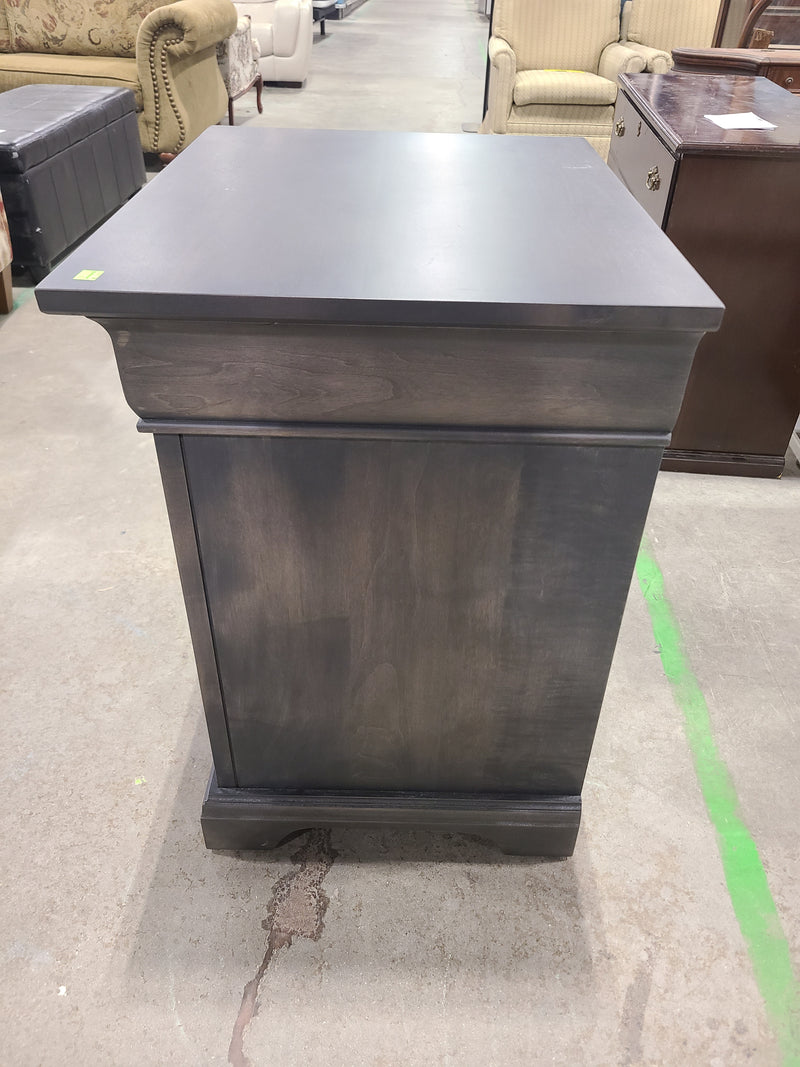 Upper Room Home Furnishings Providence Bay 2-Drawer Nightstand
