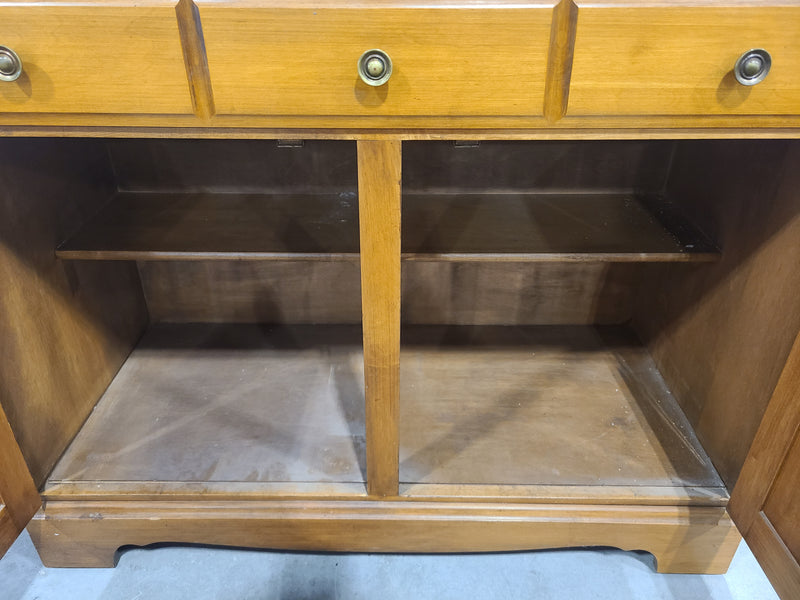 Vintage Colonial Style Solid Wood Hutch & Buffet Cabinet