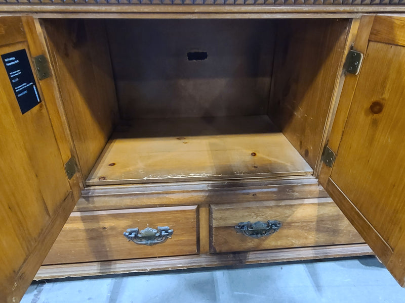 Rustic Vintage Wooden Dresser Sideboard / Credenza
