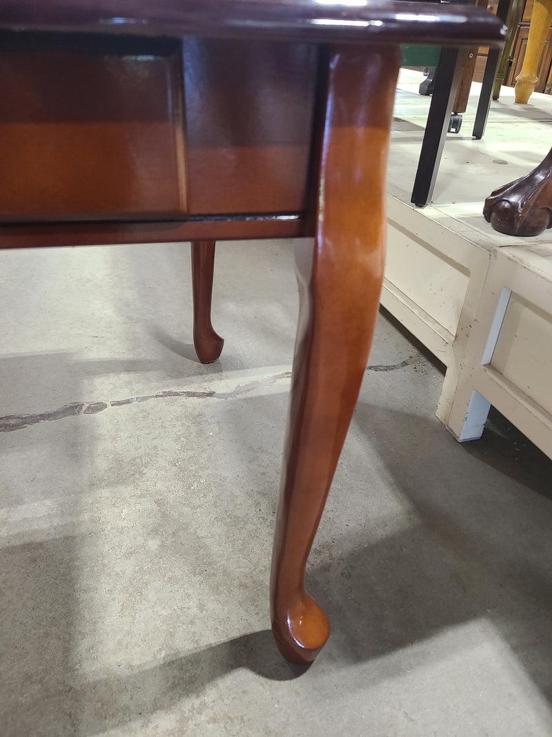 Queen Anne Style Wood End Table with Drawer in Brown