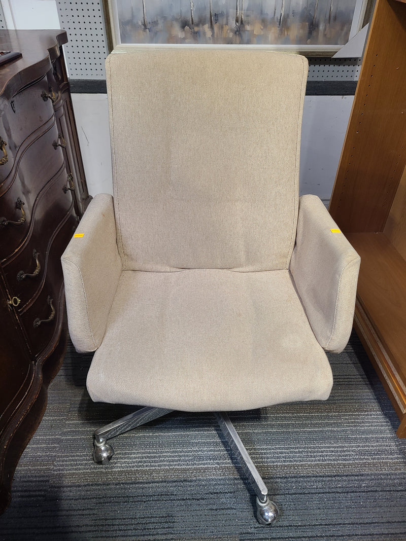Mid-Century Modern Inspired Swivel Office Chair