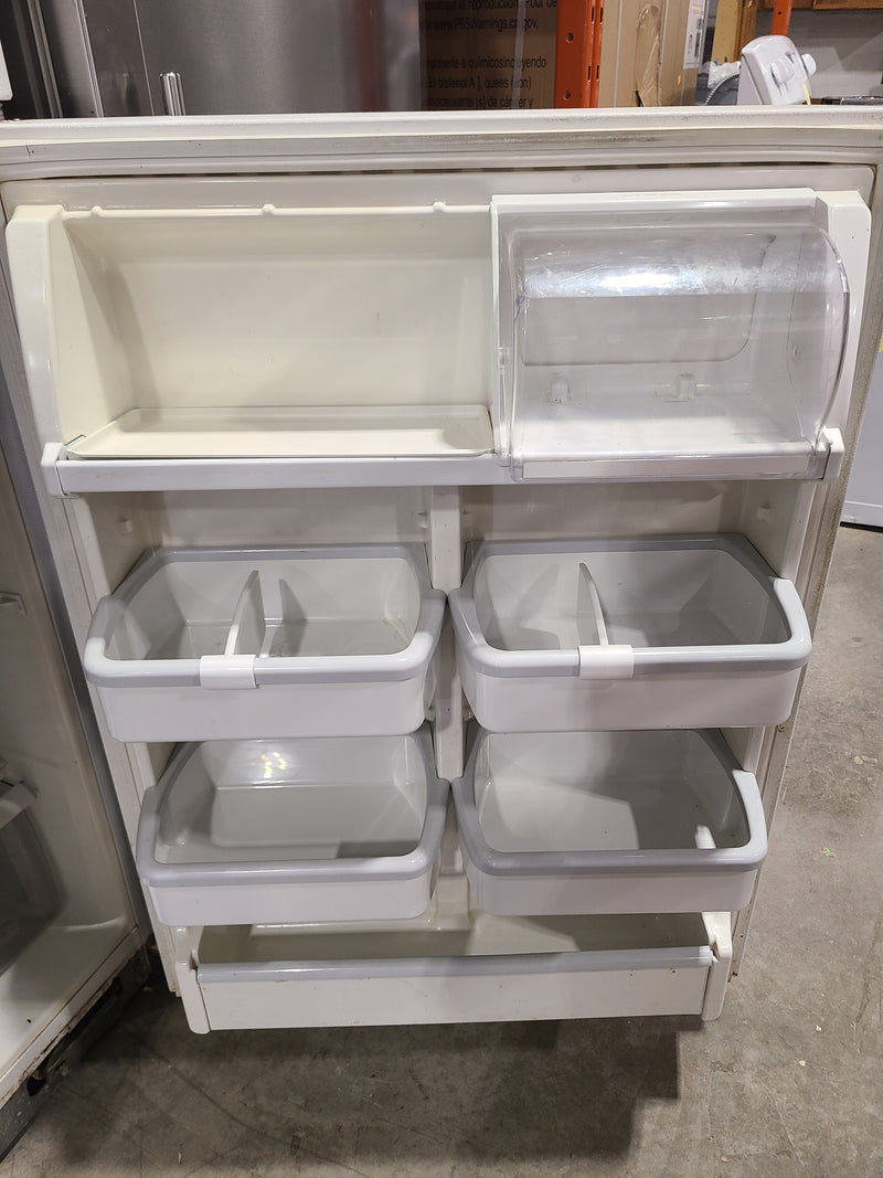 Good Condition Kenmore White Top-Freezer Refrigerator