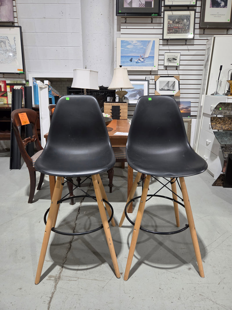 Mid-Century Modern Molded Plastic Counter Bar Stool