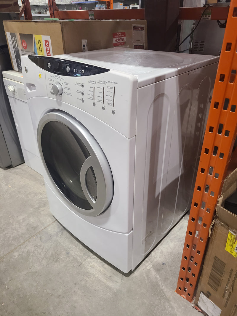 GE 3.8 cu. ft. King-Size Capacity Front Load Washer in White