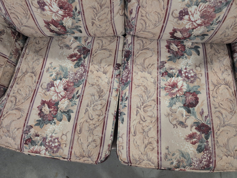 Traditional Floral Loveseat