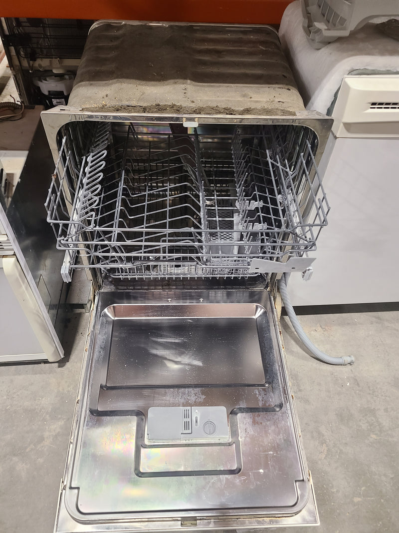 ASKO White Under-Counter Dishwasher with Stainless Steel Tub