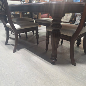 Traditional Dining Table/ 4 Chairs
