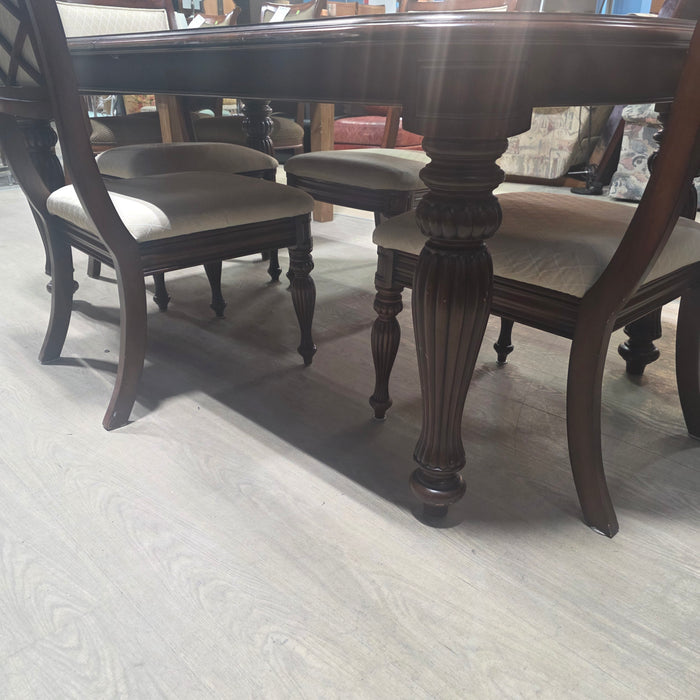 Traditional Dining Table/ 4 Chairs