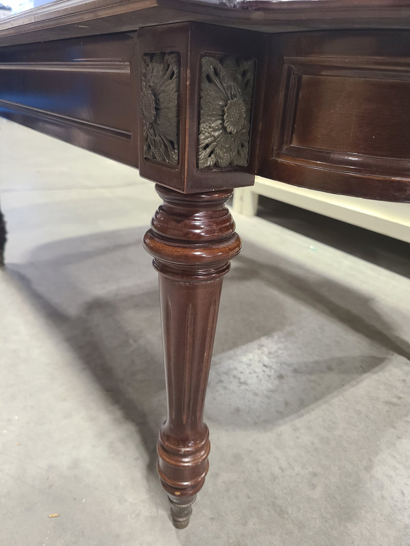 Vintage Traditional Mahogany Coffee Table with Fluted Turned Legs