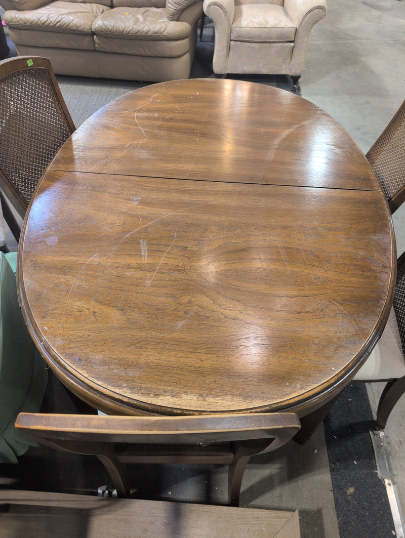 Drexel Heritage Brown Dining Table with 5 Matching Chairs