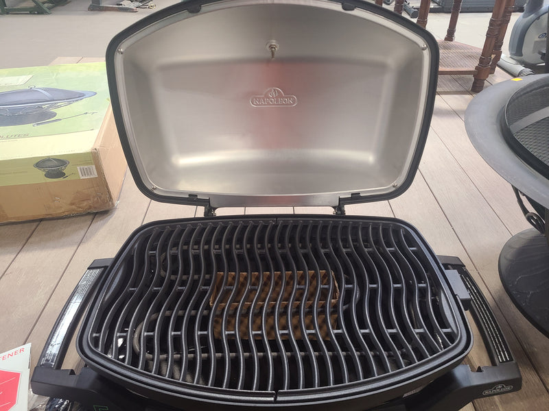 Napoleon TravelQ PRO285E Portable Electric Grill