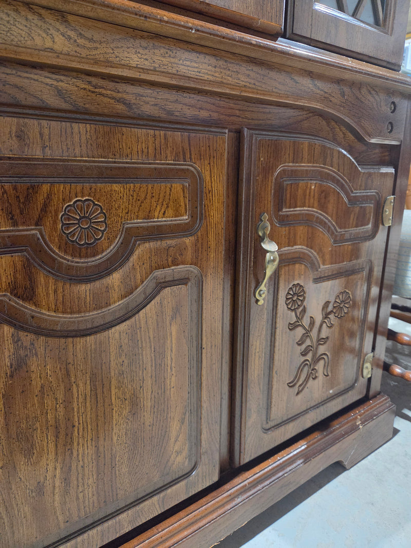 Vintage Traditional Wood China Cabinet Hutch