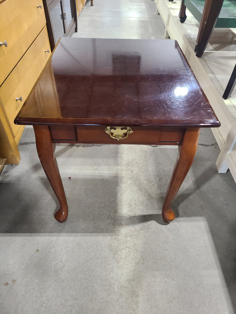 Queen Anne Style Wood End Table with Drawer in Brown