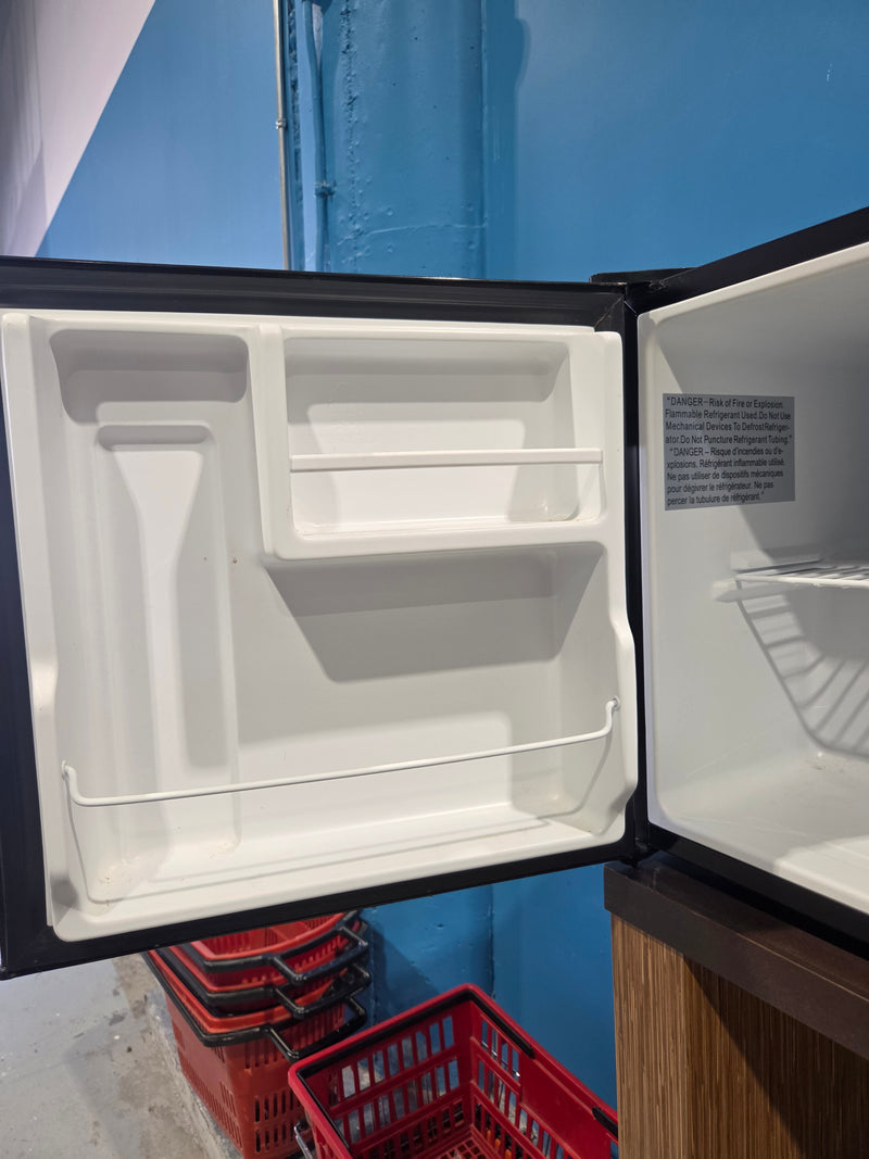 Magic Chef Compact Mini Fridge