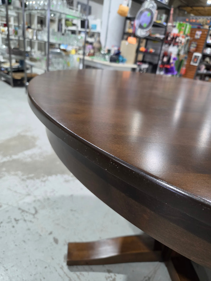 Round Canadel Dining Table
