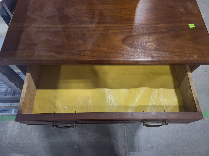 Vintage Style Wooden Accent Cabinet / Nightstand with Storage
