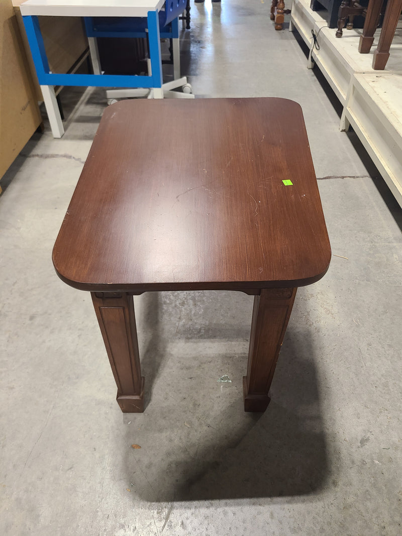 Traditional Wooden Accent Side Table with Rounded Corners
