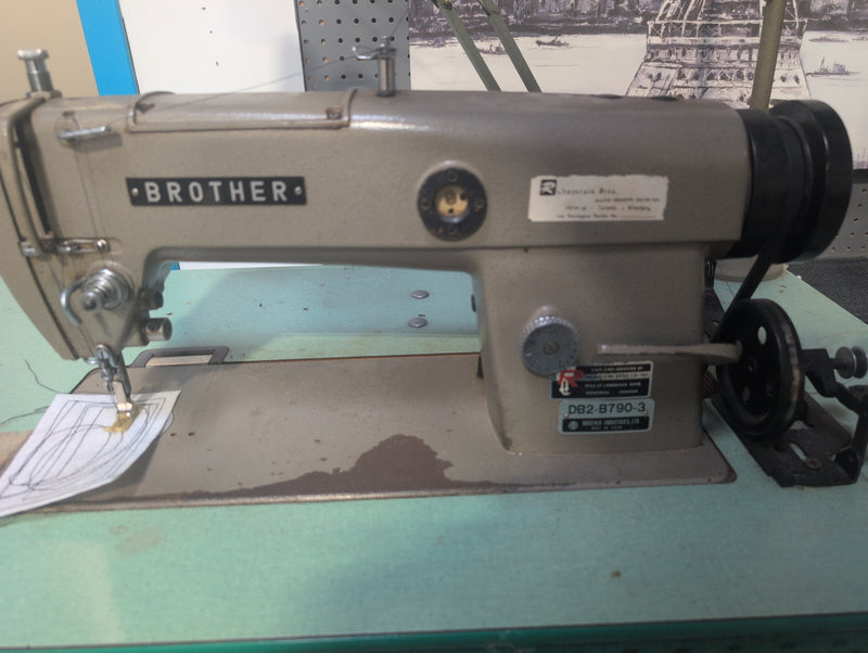 Straight Stitch Industrial Sewing Machine with Table