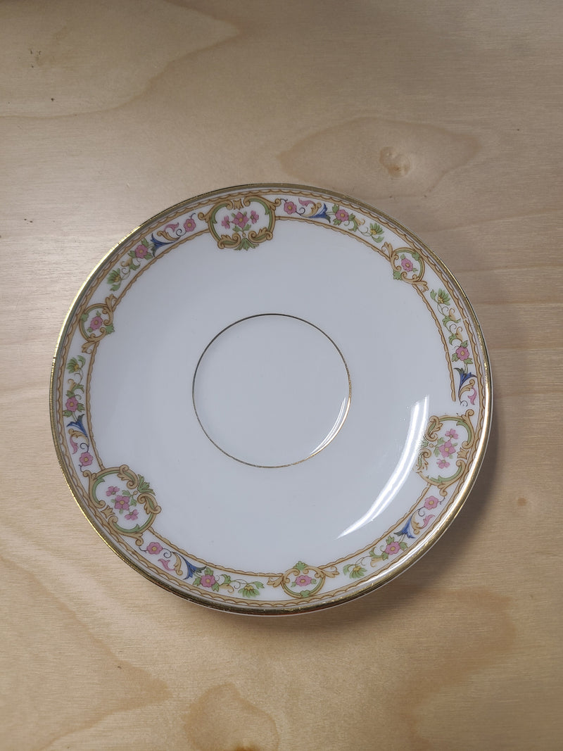 Vintage Bernardaud Limoges Fine China Dinnerware Set – "Doreen" Pattern (36 Pieces)