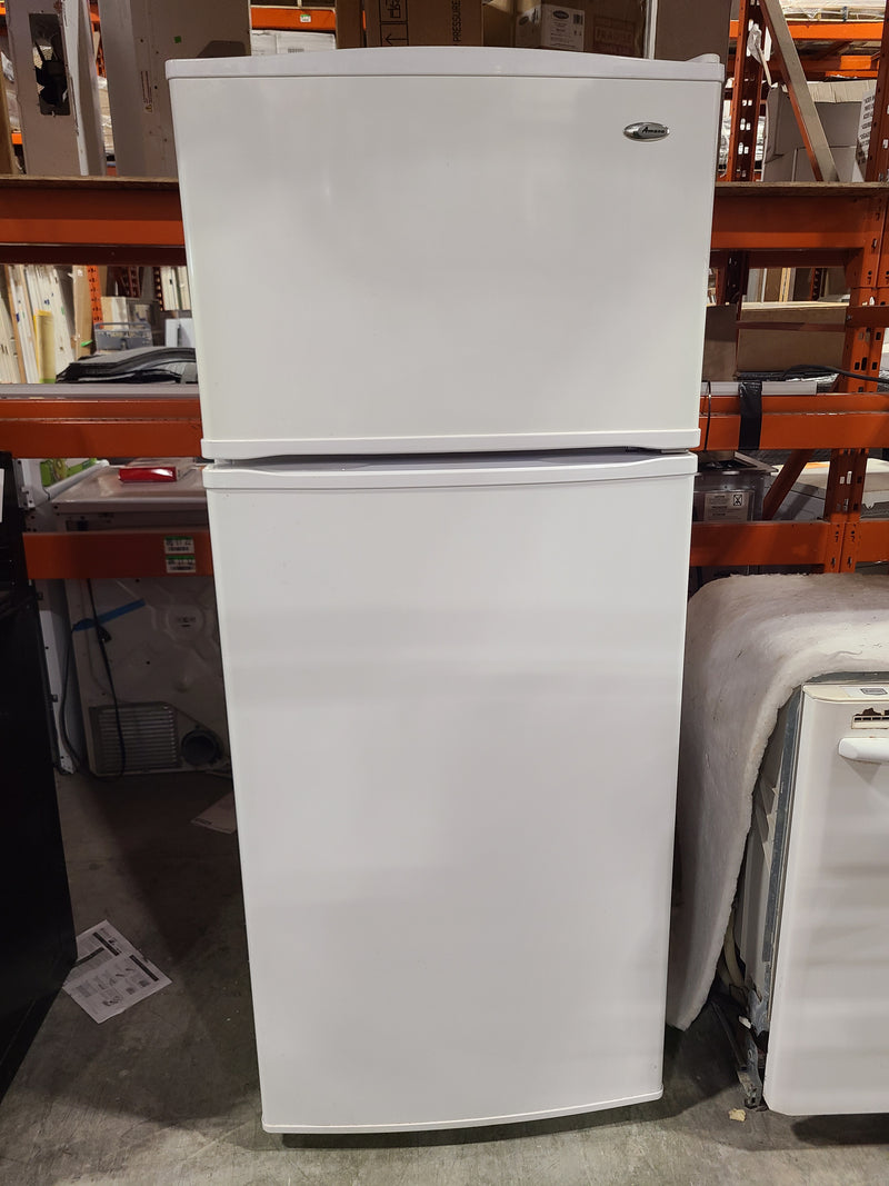 Amana Top-Mount Refrigerator with Glass Shelves in White