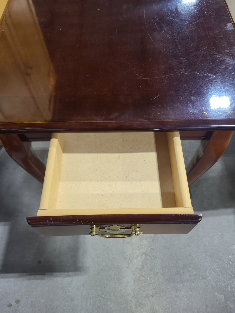 Queen Anne Style Wood End Table with Drawer in Brown
