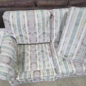 Traditional Cream Floral Loveseat