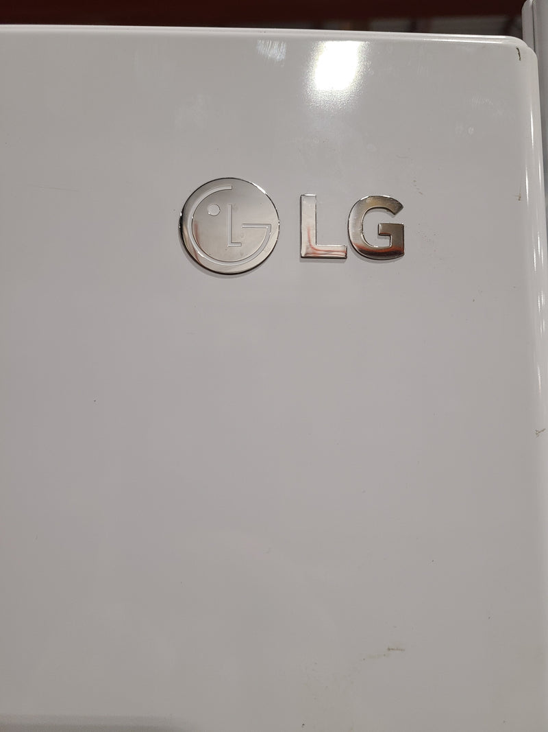 LG Top-Freezer Refrigerator in White