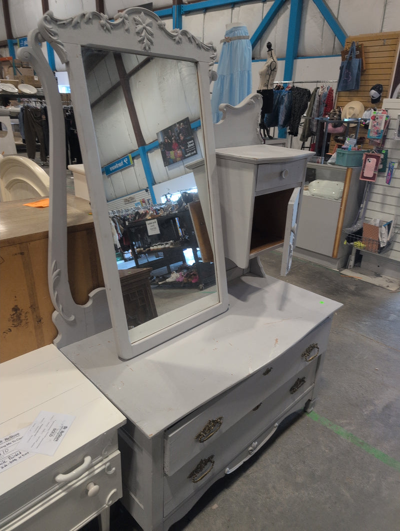 Vanity with Detached Mirror, White