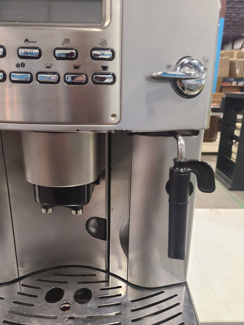 DeLonghi Magnifica Digital Super-Automatic Espresso Machine – Silver