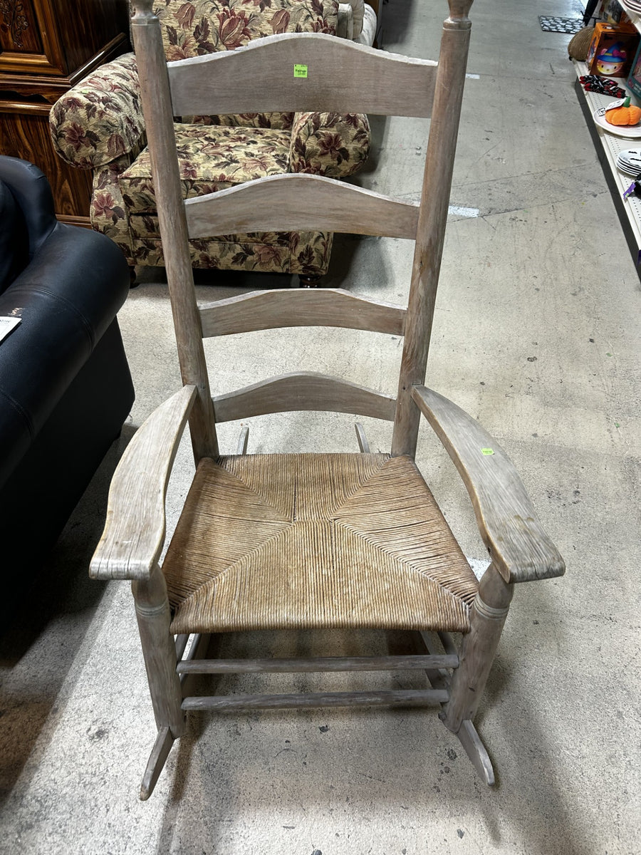 Ladder Back Rocking Chair – Habitat for Humanity Greater Ottawa ReStore