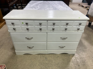 Vintage White 6-Drawer Dresser