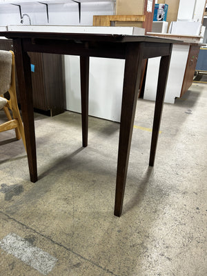 Expandable Drop-Leaf Table