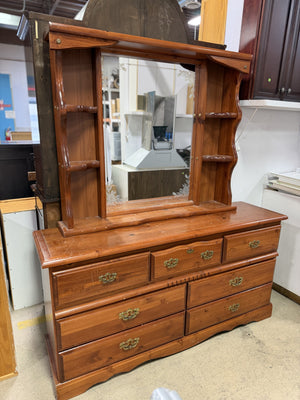 Vintage Solid Wood 7-Drawer Dresser with Etched Mirror