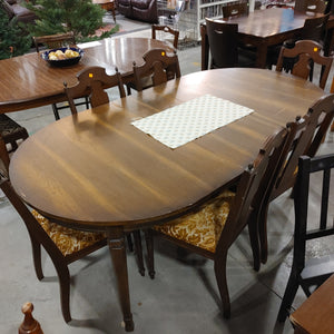 Oval Dining Table with 6 chairs