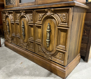 Hutch & Buffet with Carved Doors