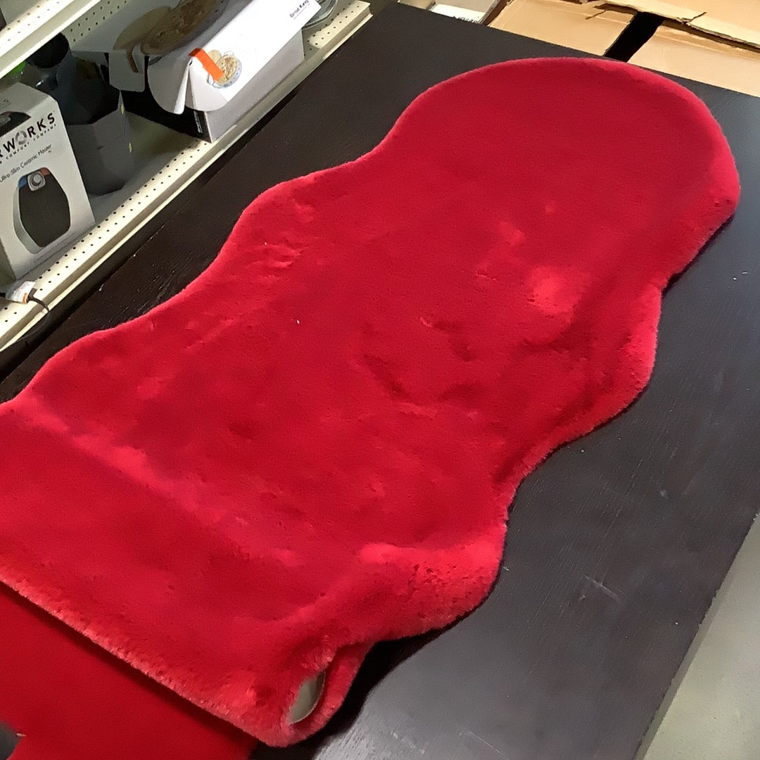 Red Area Rug – Habitat for Humanity Greater Ottawa ReStore