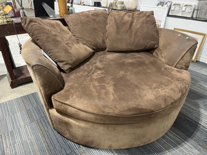 Round Loveseat