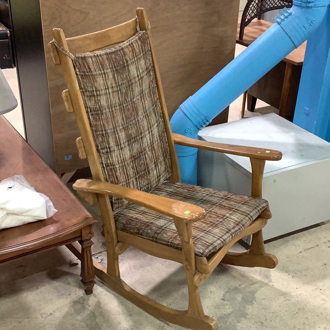 Solid Wood Rocker – Habitat for Humanity Greater Ottawa ReStore