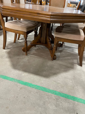 8 Sided Dining Table with Chairs