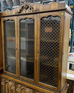 Hutch & Buffet with Carved Doors